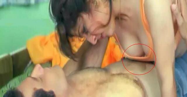 Bhabhi Remove Bra Show Bade Boobs Girl Squeezing Big Tits