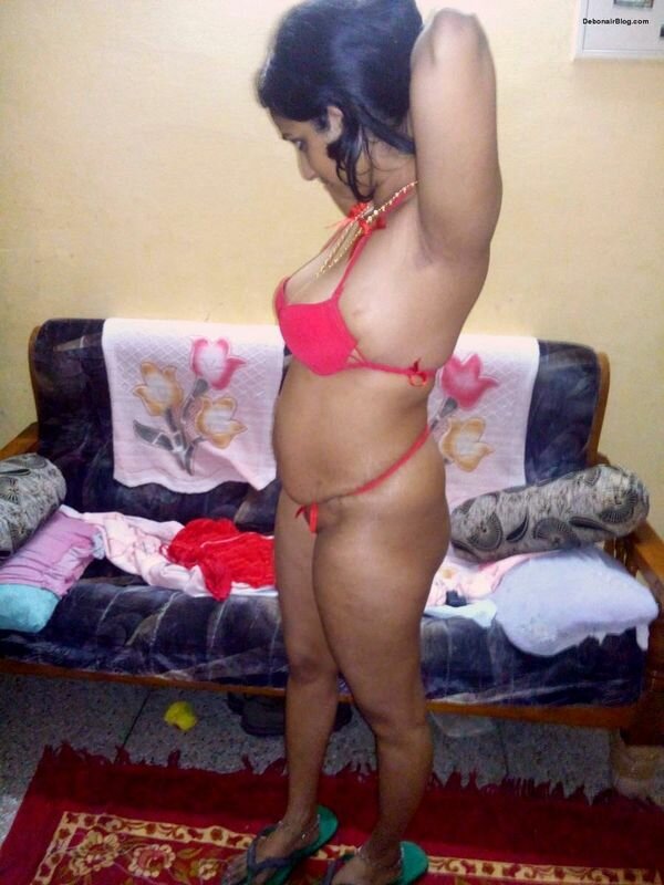 South Indian Wife Sucking Cock Showing Tits In Bikini Bra -5020