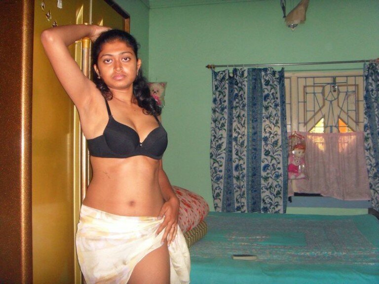 Bengali babe getting naked showing tits pussy pics