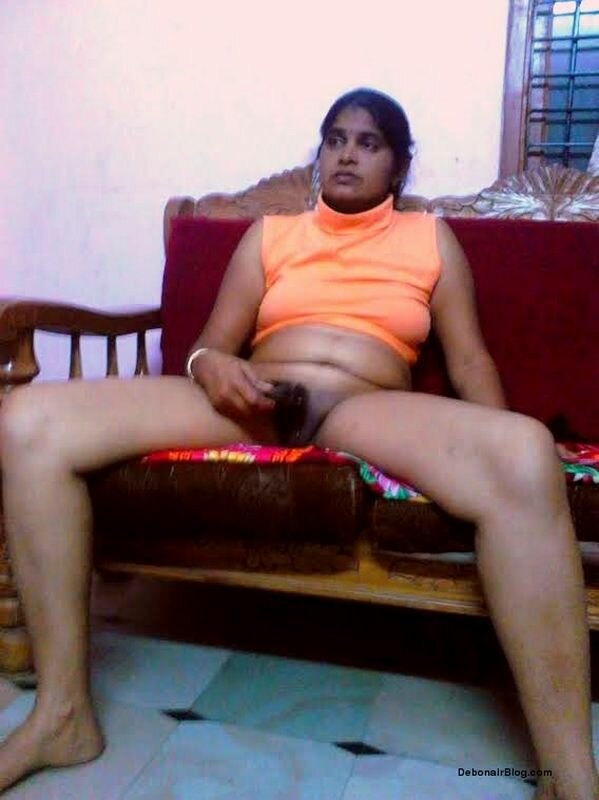 mallu-teacher-inserting-vaccum-pipe-and-iron-rod-in-pussy-10.jpg