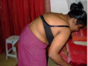 Sexy aunty removing saree blouse images