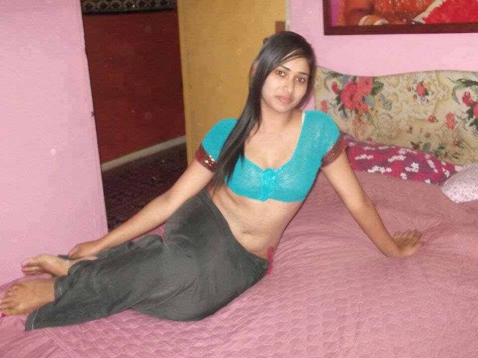 saree blouse wali bhabhi hiking petticoat